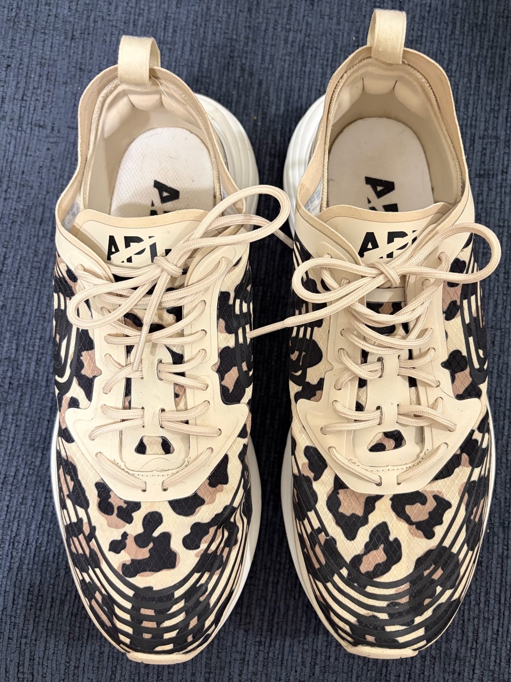 APL Women’s Sneaker Size 9 - Picture 3 of 5